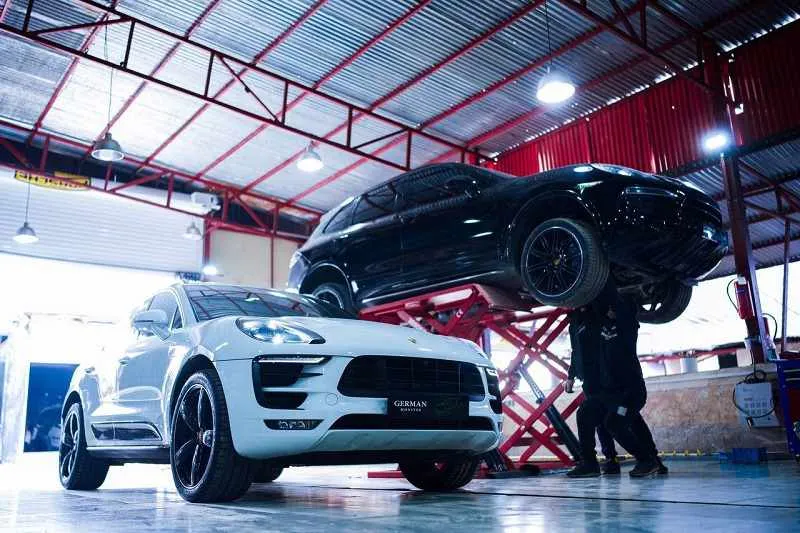 تعمیرگاه پورشه ماکان